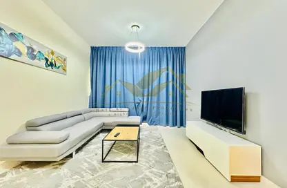 Apartment - 1 Bedroom - 2 Bathrooms for rent in Jumeirah Garden City - Al Satwa - Dubai