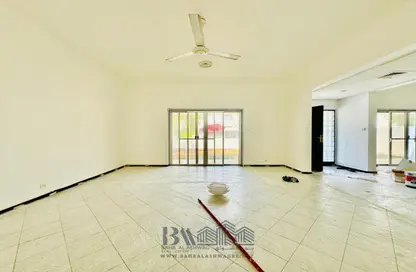 Compound - 3 Bedrooms - 4 Bathrooms for rent in Al Garhoud Villas - Al Garhoud - Dubai