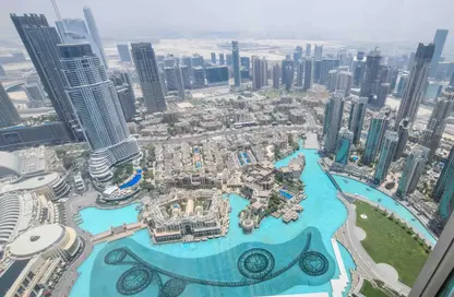 صورة لـ حوض سباحة شقة - 2 غرف نوم - 3 حمامات للبيع في منطقة برج خليفة 4 - برج خليفة - دبي وسط المدينة - دبي ، صورة رقم 1