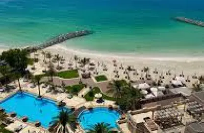 مجمع سكني - 8 غرف نوم - 8 حمامات للبيع في مساكن كورنيش عجمان - طريق كورنيش عجمان - عجمان