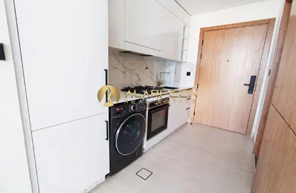 شقة - 1 حمام للايجار في بن غاطي أزور - منطقة 16 - قرية الجميرا سركل - دبي