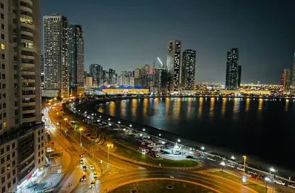شقة - 2 غرف نوم - 2 حمامات للايجار في برج منازل 5 - شارع التعاون - التعاون - الشارقة