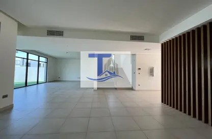 Villa - 5 Bedrooms - 6 Bathrooms for rent in West Yas - Yas Island - Abu Dhabi