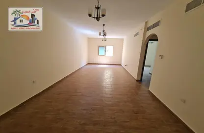 شقة - غرفة نوم - 2 حمامات للايجار في مبنى مويلح - مويلح - الشارقة