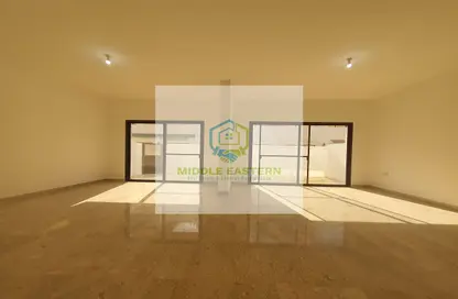 Empty Room image for: Villa - 4 Bedrooms - 5 Bathrooms for rent in Al Wahda Street - Al Wahda - Abu Dhabi, Image 1