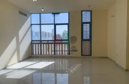 صورة لـ غرفة فارغة شقة - 2 غرف نوم - 2 حمامات للايجار في برج الرحمة - منطقة الأعمال - وسط المدينة - أبوظبي ، صورة رقم 1