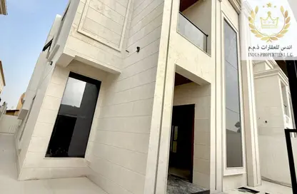 Apartment - 5 Bedrooms - 6 Bathrooms for sale in Al Mowaihat 2 - Al Mowaihat - Ajman