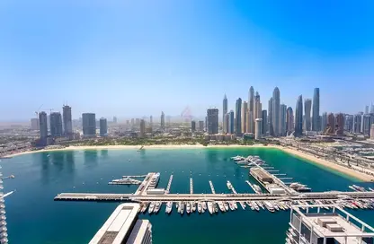 شقة - 3 غرف نوم - 4 حمامات للايجار في جراند بلو تاور 1 - إعمار بيتشفرونت - دبي هاربور - دبي