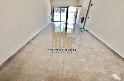 Shop - Studio - 1 Bathroom for rent in Muwaileh 3 Building - Muwaileh - Sharjah