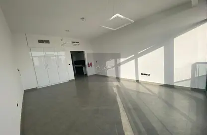 شقة - 1 حمام للبيع في في2 - مدينة دبي الرياضية - دبي