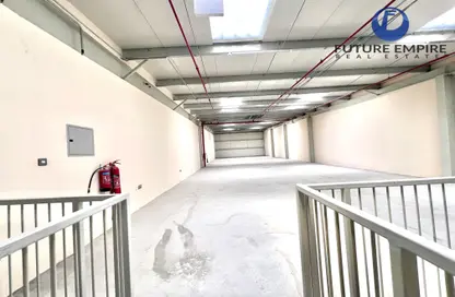 Warehouse - Studio - 1 Bathroom for rent in Umm Ramool - Dubai