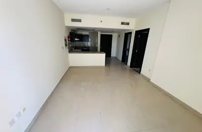 شقة - غرفة نوم - 2 حمامات للبيع في المساكن الحمراء - مدينة دبي الرياضية - دبي