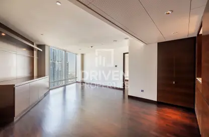 Empty Room image for: Apartment - 1 Bedroom - 2 Bathrooms for sale in Burj Khalifa - Burj Khalifa Area - Downtown Dubai - Dubai, Image 1