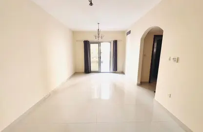 Apartment - 1 Bedroom - 2 Bathrooms for rent in Muwaileh 29 Building - Muwaileh - Sharjah
