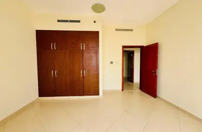 Apartment - 3 Bedrooms - 3 Bathrooms for rent in Al Khan Lagoon - Al Khan - Sharjah