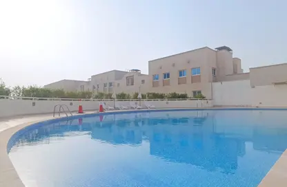 دوبلكس - 2 غرف نوم - 3 حمامات للايجار في مطار البطين - منطقة المرور - أبوظبي