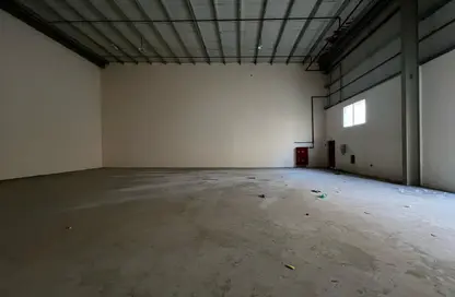 Warehouse - Studio - 1 Bathroom for rent in Umm Al Thuoob - Umm Al Quwain