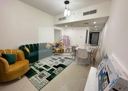 صورةغرفة المعيشة / غرفة الطعام لـ: شقة - 1 غرفة نوم - 2 حمامات للكراء في شارع الشيخ جابر الصباح - النعيمية - النعيمية - عجمان, صورة 1