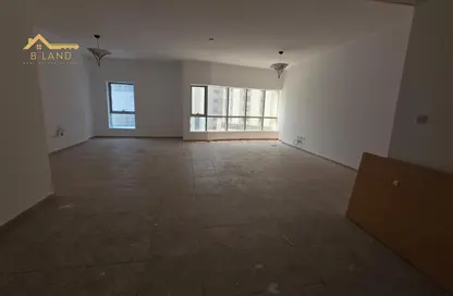 Apartment - 3 Bedrooms - 3 Bathrooms for rent in Al Majaz 2 - Al Majaz - Sharjah