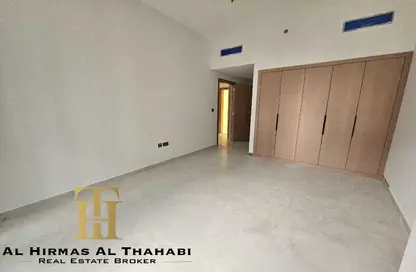 شقة - 2 غرف نوم - 3 حمامات للايجار في الجداف - دبي