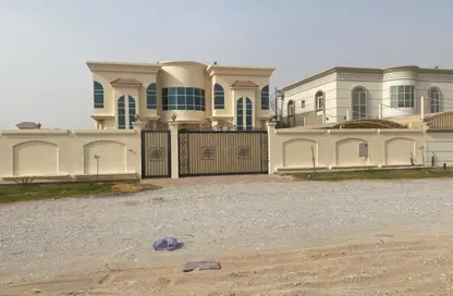 Villa - 4 Bedrooms - 6 Bathrooms for rent in Al Suyoh - Sharjah