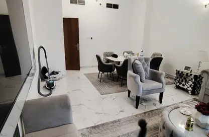 Apartment - 2 Bedrooms - 2 Bathrooms for sale in Oasis Tower - Al Rashidiya 1 - Al Rashidiya - Ajman
