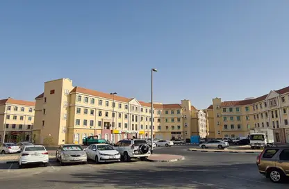 متجر - استوديو - 1 حمام للايجار في طراز فرنسي - المدينة الدولية - دبي