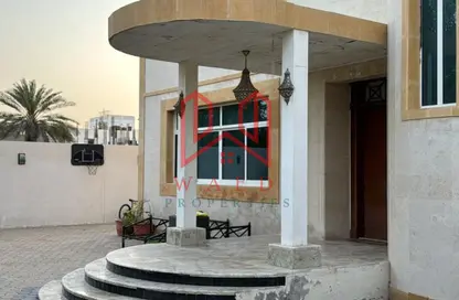 Villa - Studio - 6 Bathrooms for rent in Umm Suqeim 1 Villas - Umm Suqeim 1 - Umm Suqeim - Dubai