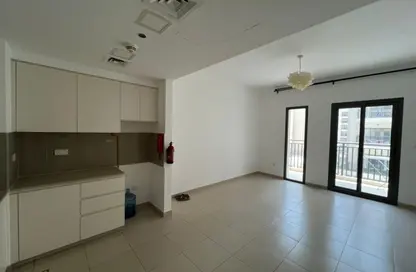 Apartment - 1 Bedroom - 2 Bathrooms for rent in Hayat Boulevard-2B - Hayat Boulevard - Town Square - Dubai