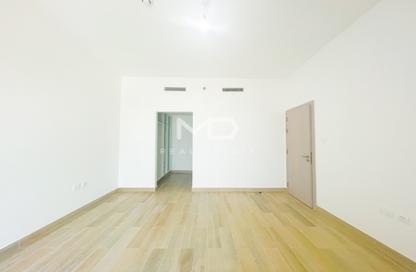 Apartment - 2 Bedrooms - 2 Bathrooms for sale in Waters Edge - Yas Island - Abu Dhabi