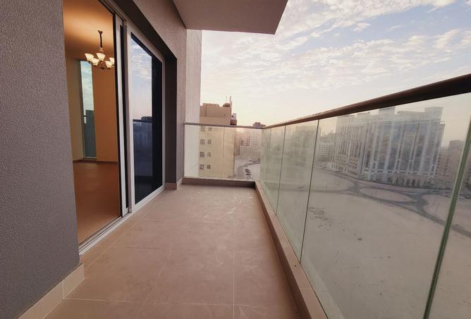 Specious 2BHK Near To Metro All Amenities