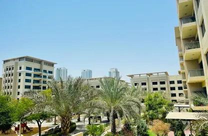 شقة - 2 غرف نوم - 3 حمامات للايجار في الظفرة 2 - الظفرة - جرينز - دبي
