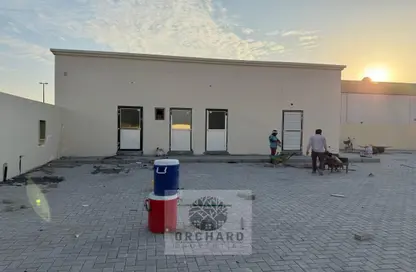 أرض - استوديو للايجار في آلصجعه - الشارقة