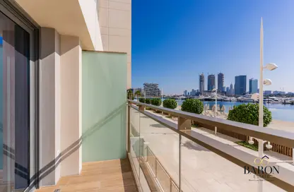 Apartment - 3 Bedrooms - 4 Bathrooms for rent in Marina Vista - EMAAR Beachfront - Dubai Harbour - Dubai