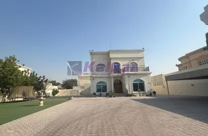 Villa - 4 Bedrooms - 5 Bathrooms for rent in Al Barsha 3 - Al Barsha - Dubai