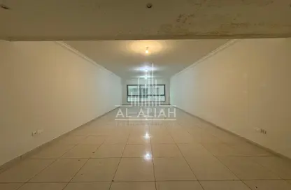 شقة - 3 غرف نوم - 4 حمامات للايجار في الأهلية - الخالدية - أبوظبي