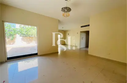 Villa - 4 Bedrooms - 5 Bathrooms for rent in Yasmin Community - Al Raha Gardens - Abu Dhabi