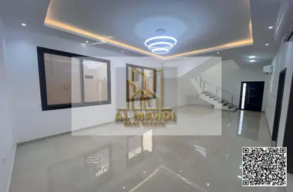 فيلا - 5 غرف نوم - 7 حمامات للبيع في قرية الاميرة - الياسمين - عجمان
