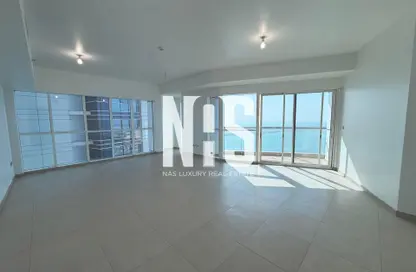 Apartment - 3 Bedrooms - 4 Bathrooms for rent in Al Reef Tower - Corniche Road - Abu Dhabi