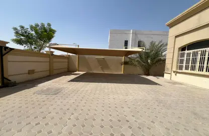 Villa - 2 Bedrooms - 4 Bathrooms for rent in Al Rahmaniya 1 - Al Rahmaniya - Sharjah