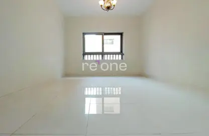 شقة - غرفة نوم - 2 حمامات للايجار في الطوب - منخول - بر دبي - دبي