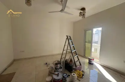 شقة - 2 غرف نوم - 2 حمامات للايجار في القليعة - الشرق - الشارقة