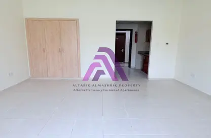 Apartment - Studio - 1 Bathroom for rent in IC1-EMR-23 - Emirates Cluster - International City - Dubai