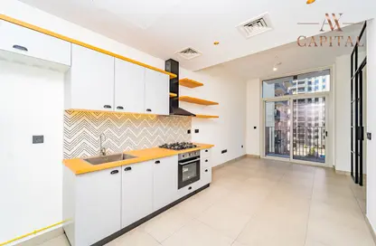 صورة لـ مطبخ شقة - غرفة نوم - 1 حمام للايجار في 2 سوشيو تاور - برج سوشيو - دبي هيلز استيت - دبي ، صورة رقم 1