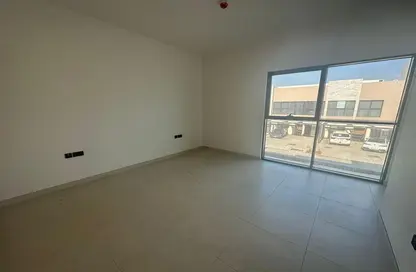تاون هاوس - 3 غرف نوم - 4 حمامات للايجار في الضي من حدائق بلووم - بلوم جاردنز - شارع السلام - أبوظبي