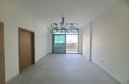 Empty Room image for: Apartment - 1 Bedroom - 2 Bathrooms for rent in Al Nasr Plaza - Oud Metha - Bur Dubai - Dubai, Image 1