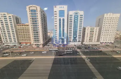 مكتب - استوديو - 1 حمام للايجار في شارع المطار - أبوظبي