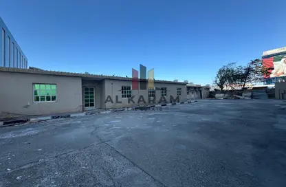 Full Floor - Studio - 2 Bathrooms for rent in Cornich Ras Al Khaima - Ras Al Khaimah