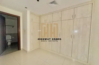 Apartment - 3 Bedrooms - 4 Bathrooms for rent in Al Mamzar Tower - Al Mamzar - Sharjah - Sharjah