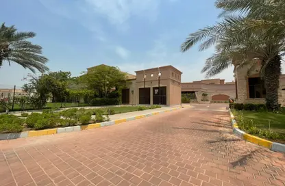 Villa - 4 Bedrooms - 5 Bathrooms for rent in Binal Jesrain - Between Two Bridges - Abu Dhabi